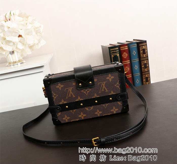 LV路易威登 原版品質 時尚潮流 PETITE MALLE 手袋 M94219  Bhq1167